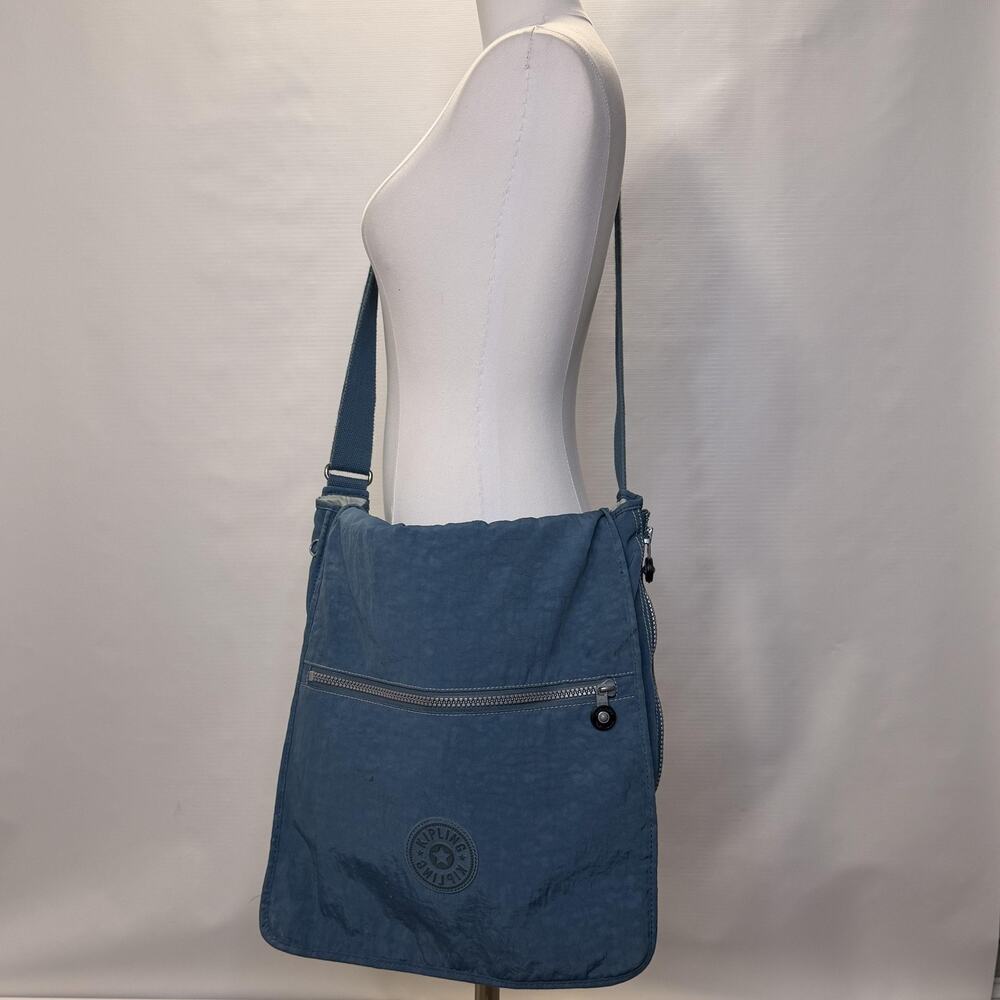 Kipling Messenger Bag Womens Large Blue Nylon Crossbody Adjustable Strap Flap